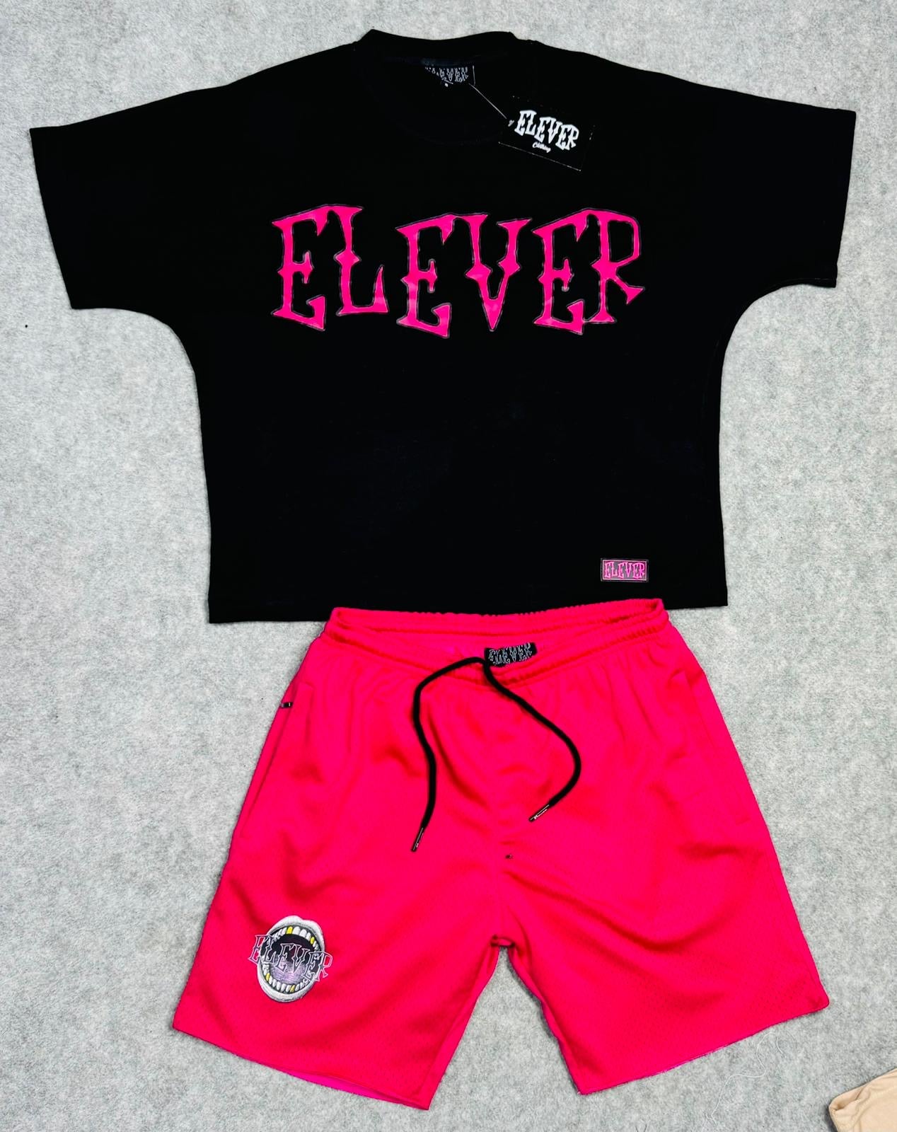 ELEVER’S Black Oversized Box Crop Tshirt